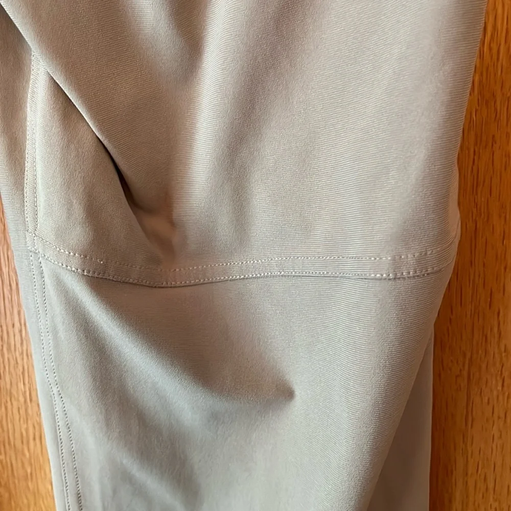 Lululemon men’s slim stretch gusseted khaki ABC pants 31 x 31.5 (hemmed) EUC